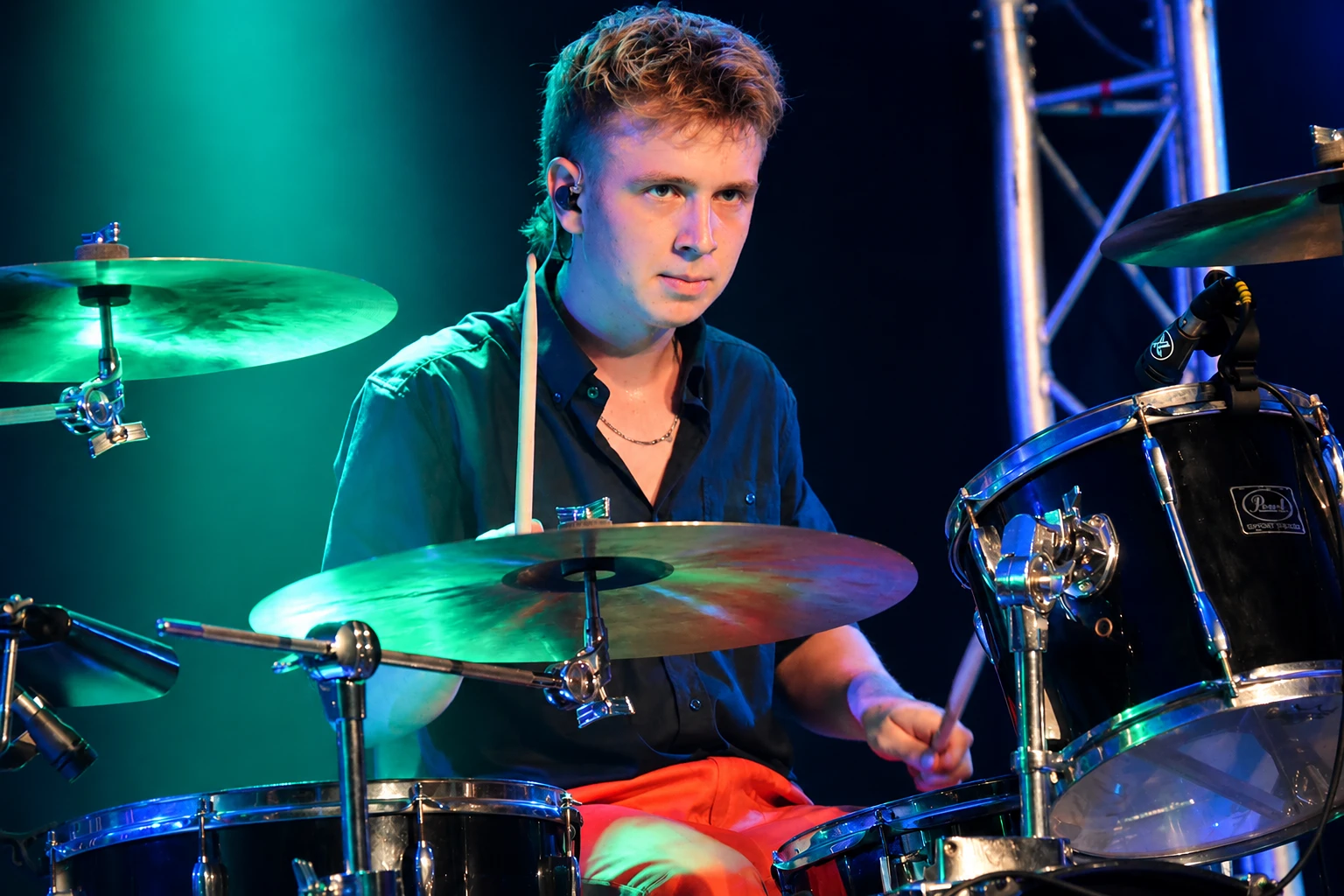 Mik op de drums